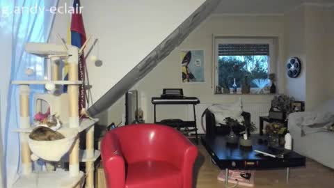 Tiny online show from September 2025 06:08:02 PM