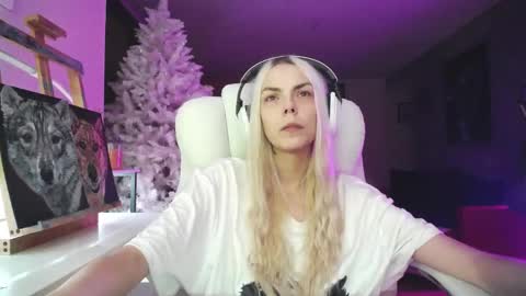 stage Kylie Sinner  brand CLITBAIT online show from November 2025 10:14:02 PM