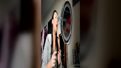 Snapshot of tinykylie chatting on June 2026 06:01:02 PM stage Kylie Sinner brand CLITBAIT online show from June 2026 06:01:02 PM