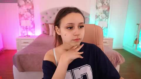 tinynataliee online show from March 2026 03:15:02 PM