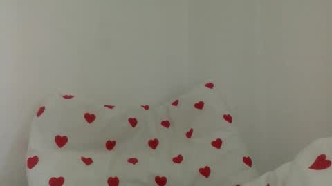 Snapshot of tinyviola chatting on December 2025 09:58:01 AM Viola Sparkle online show from December 2025 09:58:01 AM