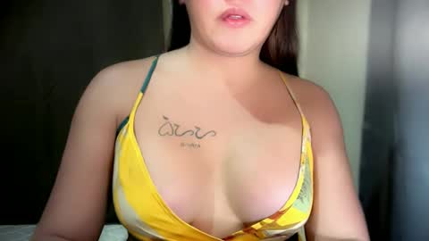 Snapshot of tipmebabex chatting on May 2026 10:28:01 PM tipmebabex online show from May 2026 10:28:01 PM
