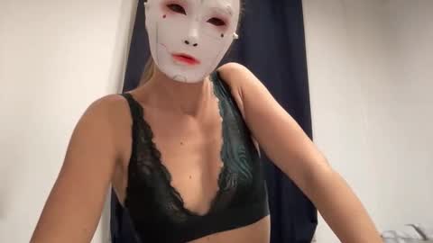 Tinks online show from October 2025 03:36:02 AM