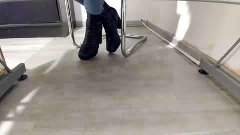 Anna online show from January 2026 04:42:02 PM