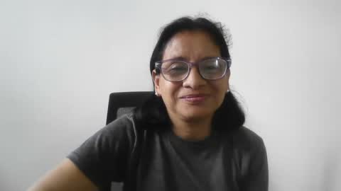 Ester online show from October 2025 03:54:01 PM