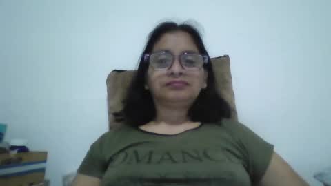 Ester online show from November 2025 11:18:02 PM