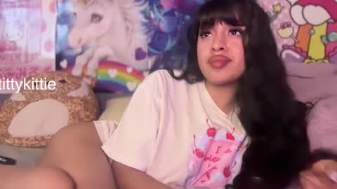 Snapshot of tittykittie chatting on January 2026 04:51:01 AM HOTTIE4U online show from January 2026 04:51:01 AM