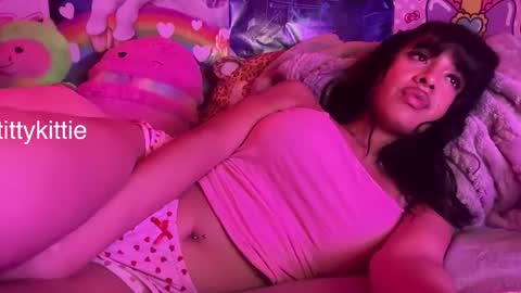 Snapshot of tittykittie chatting on January 2026 02:38:01 AM HOTTIE4U online show from January 2026 02:38:01 AM