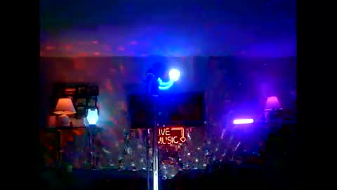 Snapshot of tkthedj chatting on October 2025 12:43:02 AM TK online show from October 2025 12:43:02 AM