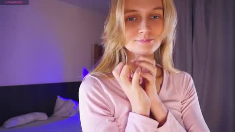 Mary online show from November 2025 06:01:01 AM