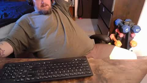Snapshot of toede_0 chatting on May 2026 04:25:01 PM Toede online show from May 2026 04:25:01 PM