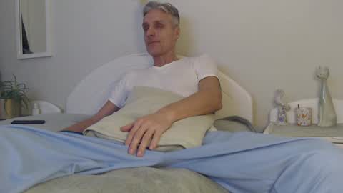 Daniel Bisexual uncut 20cm online show from January 2025 03:42:02 PM