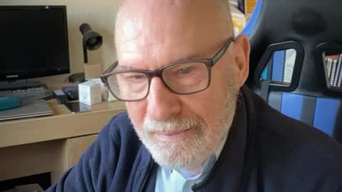 Snapshot of togbear chatting on January 2025 01:43:01 PM Togbear online show from January 2025 01:43:01 PM