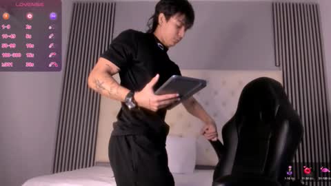 toji lee online show from December 2025 02:17:02 AM