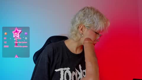 Snapshot of tokyo_blues chatting on December 2024 09:56:01 PM  Halsey  Sofii  online show from December 2024 09:56:01 PM