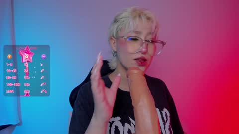 Snapshot of tokyo_blues chatting on December 2024 07:34:02 PM  Halsey  Sofii  online show from December 2024 07:34:02 PM
