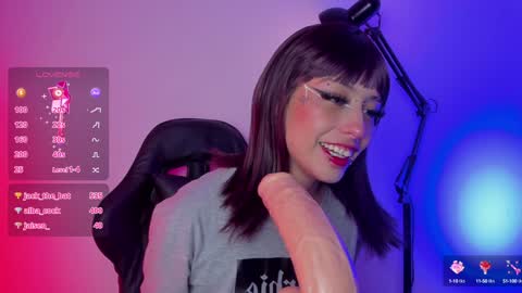 Snapshot of tokyo_blues chatting on December 2024 06:19:01 AM  Halsey  Sofii  online show from December 2024 06:19:01 AM