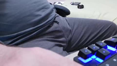 Snapshot of toloneo1 chatting on March 2026 01:43:02 AM toloneo1 online show from March 2026 01:43:02 AM