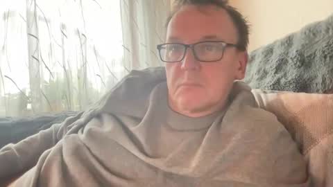 Tom online show from November 2025 02:42:01 PM