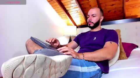   online show from October 2025 01:43:02 PM