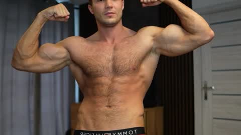 Snapshot of tom_fordd chatting on September 2025 03:38:02 PM Tom online show from September 2025 03:38:02 PM