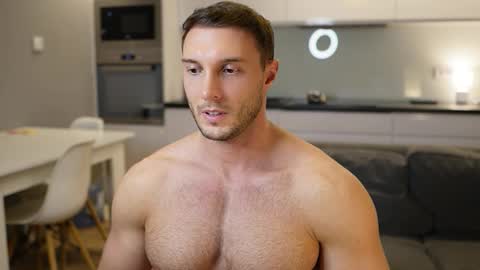 Tom online show from November 2025 07:14:01 PM