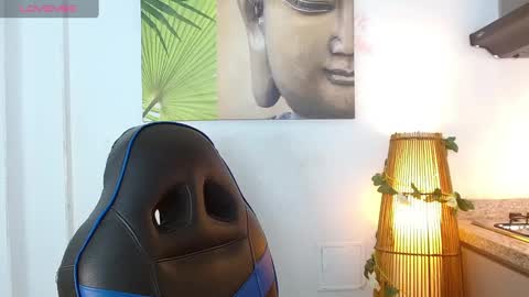 Snapshot of tom_muscle1 chatting on January 2025 05:53:01 PM Tom muscle1 online show from January 2025 05:53:01 PM