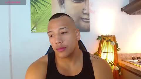 Snapshot of tom_muscle1 chatting on February 2025 06:16:01 PM Tom muscle1 online show from February 2025 06:16:01 PM