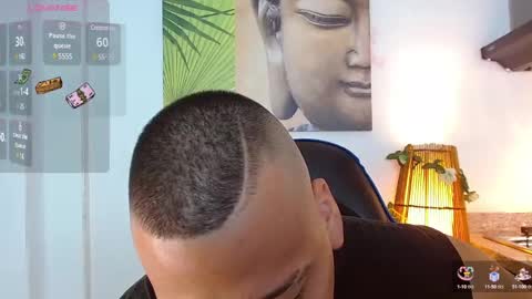 Snapshot of tom_muscle1 chatting on February 2025 12:00:02 PM Tom muscle1 online show from February 2025 12:00:02 PM