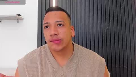 Snapshot of tom_muscle1 chatting on September 2025 11:54:01 AM Tom muscle1 online show from September 2025 11:54:01 AM