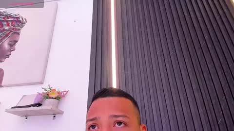 Snapshot of tom_muscle1 chatting on September 2025 11:58:01 AM Tom muscle1 online show from September 2025 11:58:01 AM