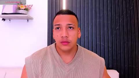 Snapshot of tom_muscle1 chatting on October 2025 12:03:01 PM Tom muscle1 online show from October 2025 12:03:01 PM