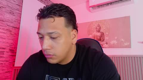 Tom muscle1 online show from February 2026 12:00:01 PM