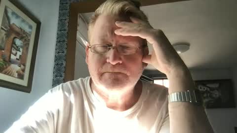 Snapshot of tomascausa chatting on January 2025 09:32:01 PM Hola online show from January 2025 09:32:01 PM