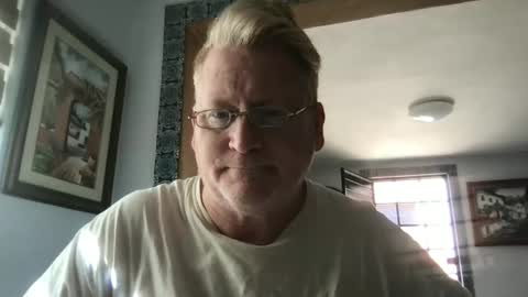 Snapshot of tomascausa chatting on February 2025 09:22:01 PM Hola online show from February 2025 09:22:01 PM