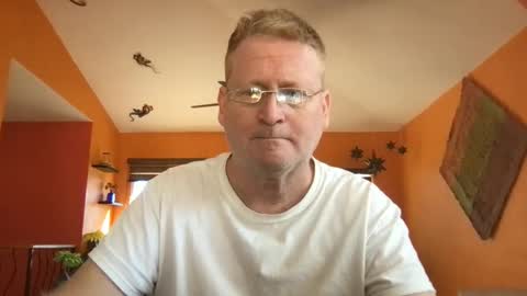 Snapshot of tomascausa chatting on March 2025 04:07:02 PM Hola online show from March 2025 04:07:02 PM