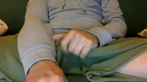 Snapshot of tombi125 chatting on December 2024 04:40:01 PM tombi125 online show from December 2024 04:40:01 PM