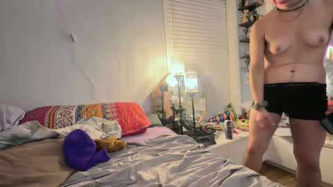 tomboy_titties online show from October 2025 07:18:02 AM