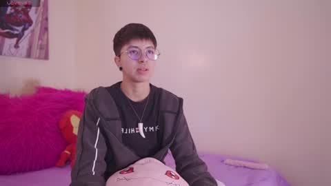 Snapshot of tomboy_tommy chatting on July 2026 01:13:02 PM Tommy online show from July 2026 01:13:02 PM