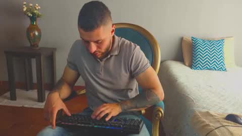 tomDavisXl online show from February 2026 03:24:01 PM