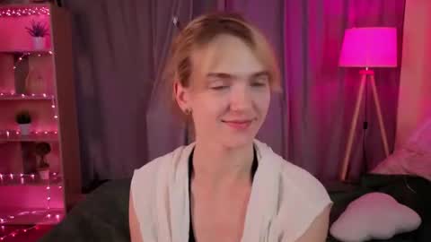 Snapshot of tomikavilandre chatting on June 2026 07:07:02 PM Lana online show from June 2026 07:07:02 PM