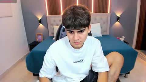 Tommy  online show from November 2025 03:52:01 AM