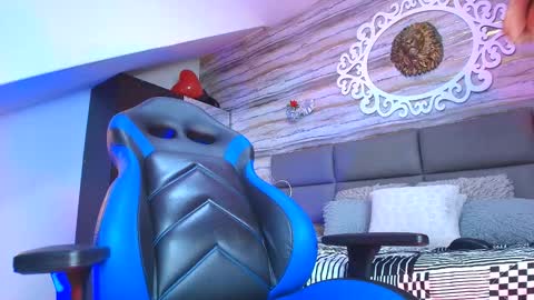 tommy_will online show from February 2025 10:39:02 PM