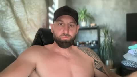 Snapshot of tommyx01 chatting on June 2026 08:46:02 AM Thomas Fit online show from June 2026 08:46:02 AM