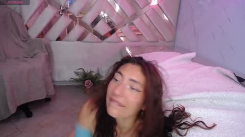 Snapshot of tomoe_b chatting on December 2024 09:32:02 AM leyla online show from December 2024 09:32:02 AM