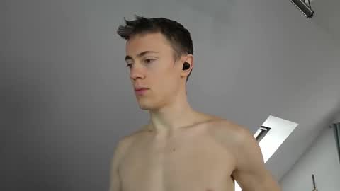 Snapshot of tomtimon11 chatting on November 2025 11:22:02 AM tomtimon11 online show from November 2025 11:22:02 AM