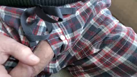 Snapshot of tomtotal chatting on January 2025 12:42:01 PM Tom online show from January 2025 12:42:01 PM