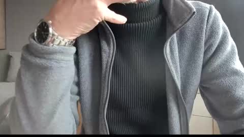 Snapshot of tomtotal chatting on March 2026 10:04:01 AM Tom online show from March 2026 10:04:01 AM