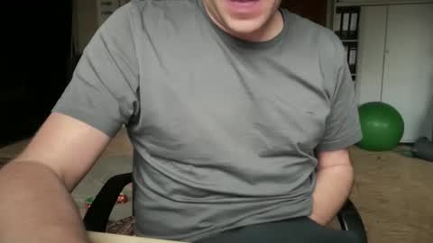 Snapshot of tonisun chatting on November 2025 02:40:02 PM tonisun online show from November 2025 02:40:02 PM