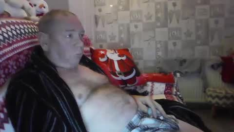 tony14712 online show from December 2024 02:35:01 AM